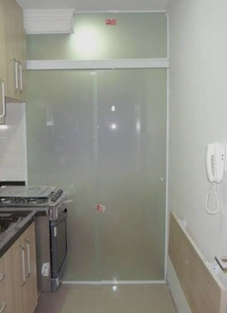 Cobertura entre telhados